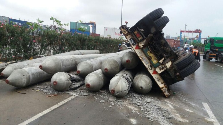 Kata Isuzu Tanggapi Kendaraan yang Overload